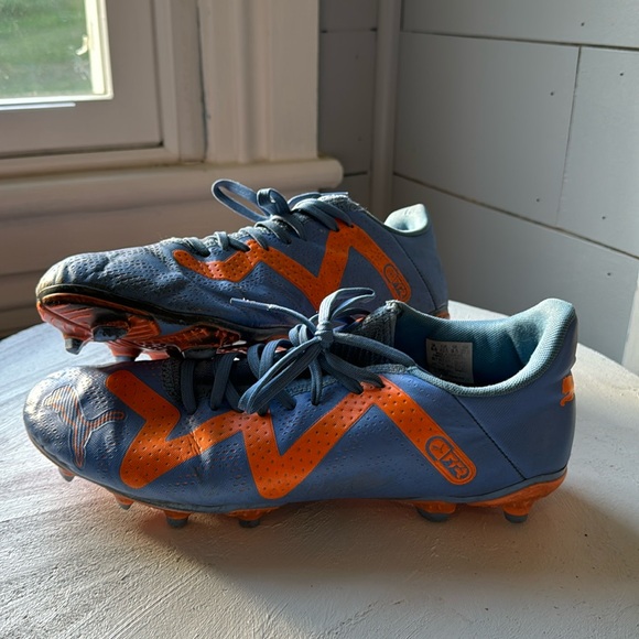 Puma Men Cletes - Picture 2 of 5